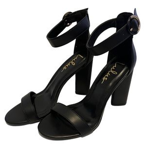 Lulu’s Black Faux Leather Chunky Heels Women’s Size 8